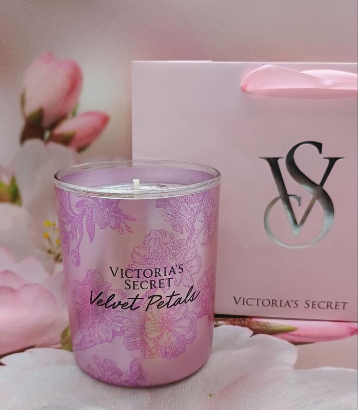 Velvet Petals Scented Candle