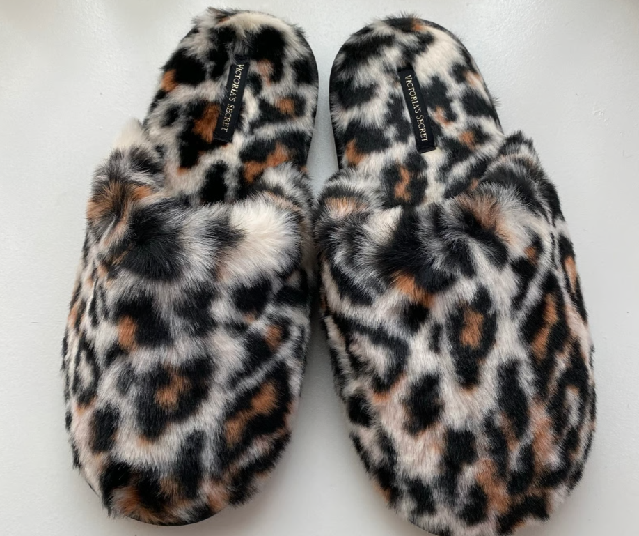 Closed Toe Faux Fur Slipper