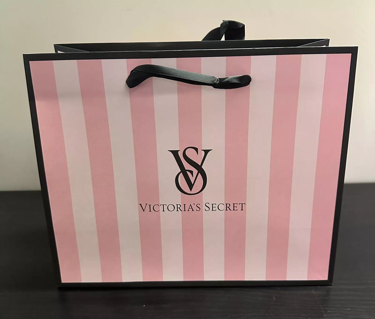 VS Paper Gift Bag new